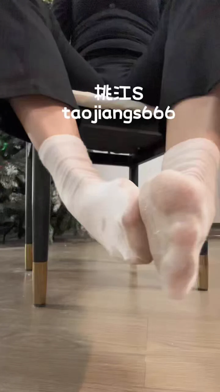 臭白棉袜涂抹润滑油脚底写字✍️ https://t.co/NauT3yChWS