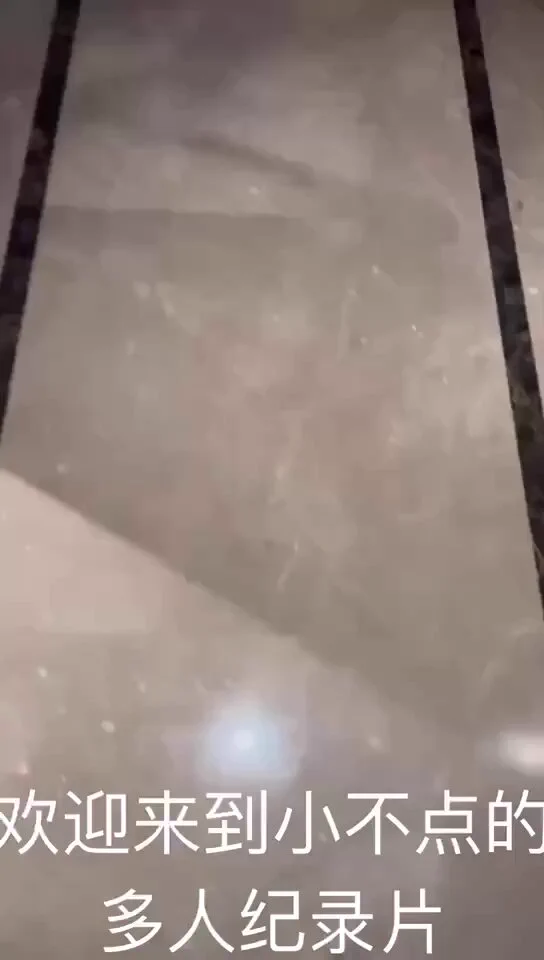 谁的老婆，请自己认领 绿帽人妻调教,母狗小不点的开发经历 人体肉便器牌桌 经过驯化 乳钉也已经打上了 （完整版调教视频链接 放在下方评论区） https://t.co/GTgAbKIvUb