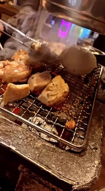 在烤肉店看到一對情侶偷偷在角落親我整個心癢癢 嘴巴吃肉 眼睛卻想看更多你有在公共場合做過壞壞的事嗎？ https://t.co/pBWRdCnhpE