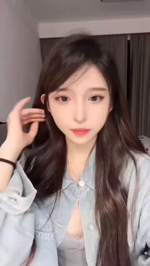小姐姐颜值好高啊！身材也很好！抖音电报走光群: https://t.co/xFMdrR1U35 https://t.co/JWZU0y9BcA