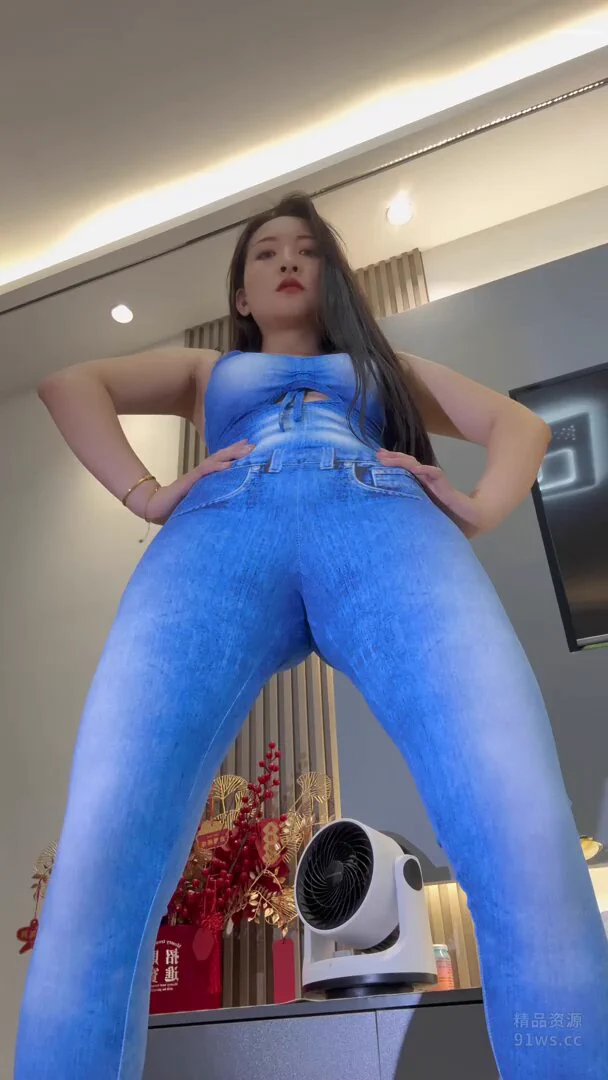 一身骚蓝 胯下第一视角 #熟女 #美臀 #恋臀癖 #艳舞 #恋足 #SM https://t.co/f7jLUPLJLa