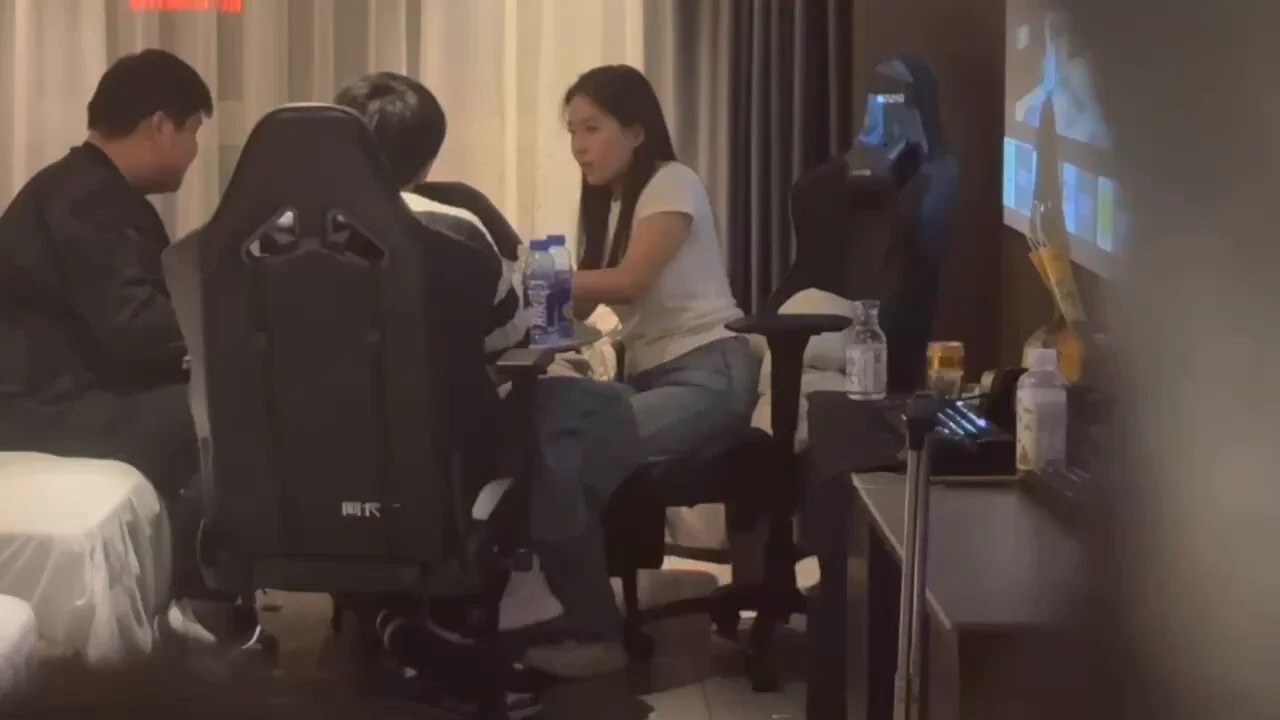 猫眼TP 极品大学生美丽外表下藏着一颗反差的心，叫声颤抖不停 直言受不了喜欢说一些sao话  推上只能发片段更多完整在主页电报 https://t.co/sPVc14iTXK