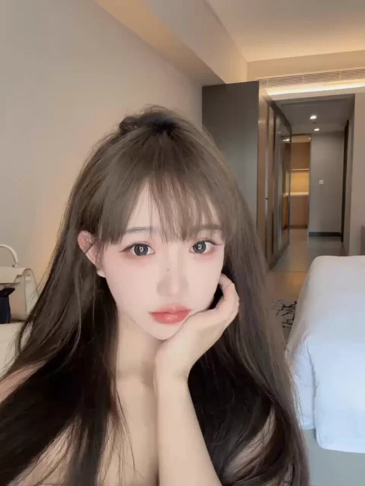 04年身高:165🐻:C+ 体重42kg穿着打扮洋气 💓只接待素质客户温柔体贴 懂事 智慧有内涵我希望我不是被選擇 而是被熱愛遇见的都是天意 拥有的都是幸运每天客户精选频道：https://t.co/u2phzjAyKE全国外围精选总频道：https://t.co/HxwfmEtUVX https://t.co/v8cEmK5B3j