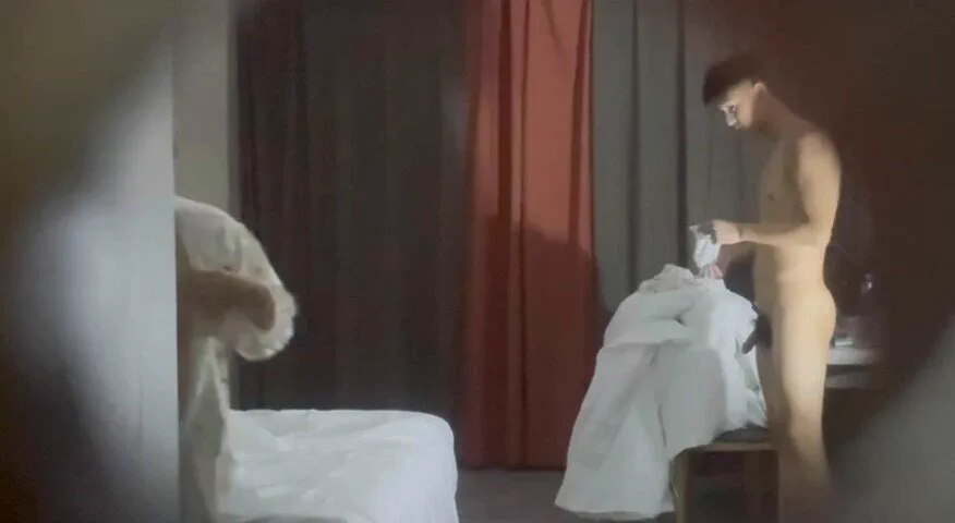 猫眼tp   颜值非常高女神级别的周末和男友出来开房，看起来非常清纯实际非常反差 https://t.co/hwoHOEyMVB
