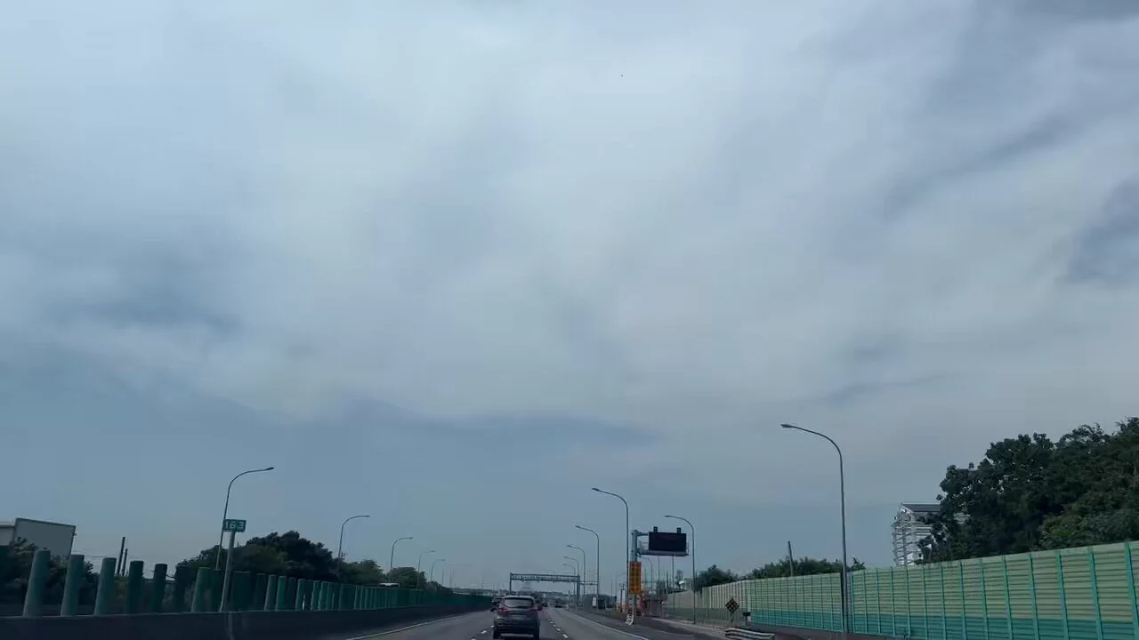 無聊來去逛逛街吹吹冷氣看看帥哥去🤭
帥哥都在哪裡呢？ https://t.co/HX8LnUNCMH