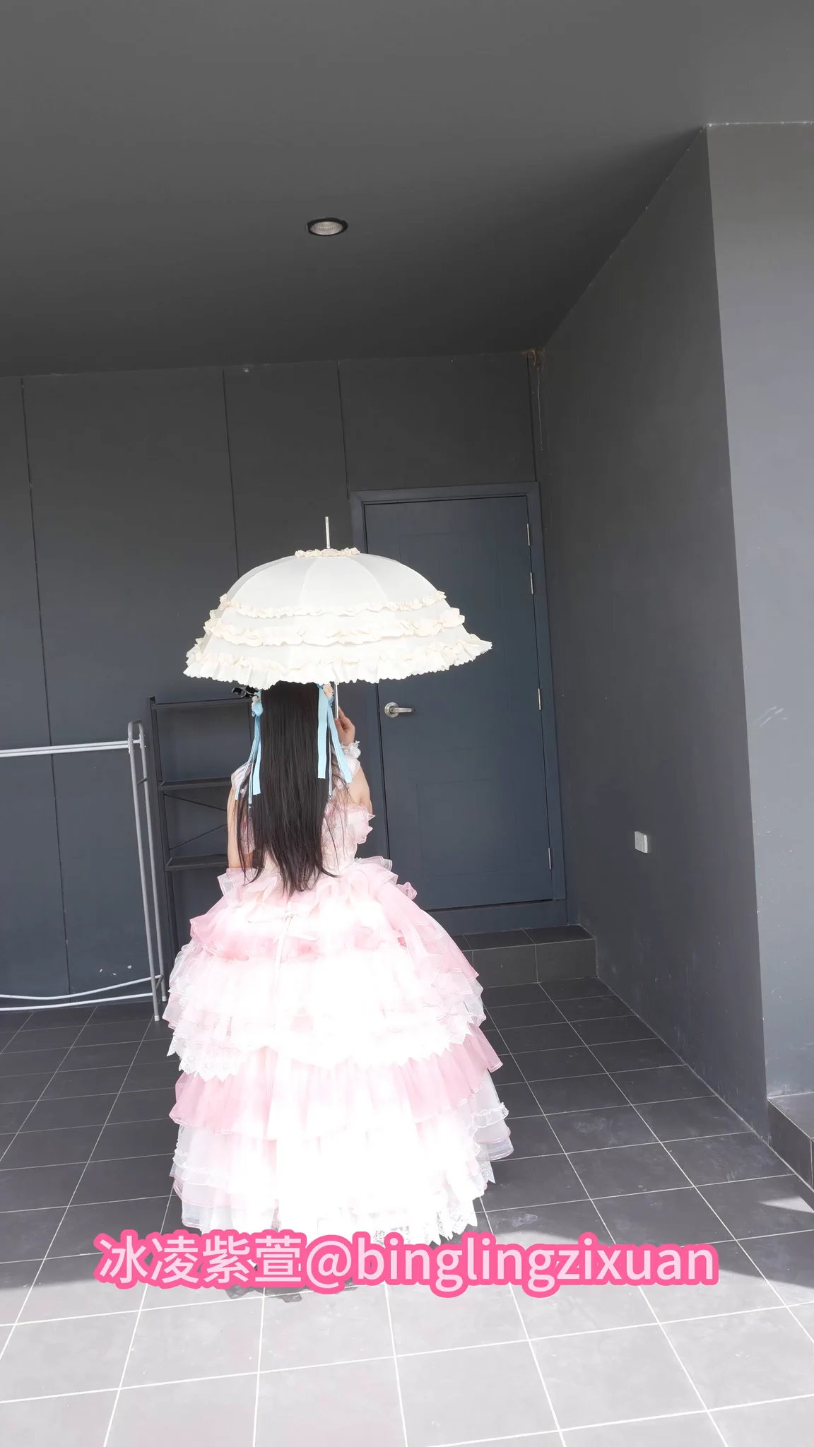 头像lolita大花嫁150cmの大小姐在新家独栋别墅为大家当女菩萨给粉丝们欣赏各种福利😍到处是仿冒骗子请认准冰凌紫萱仅此唯一大号,在女权诈骗营销号盛行的时代姐姐只发原创坚持月光为大家服务,有余力的朋友可以520打赏入群或者fansone购买支持下🙏这里老师也一定每次把视频最精彩部分比如内射免费发出来! https://t.co/RD50OHGdML