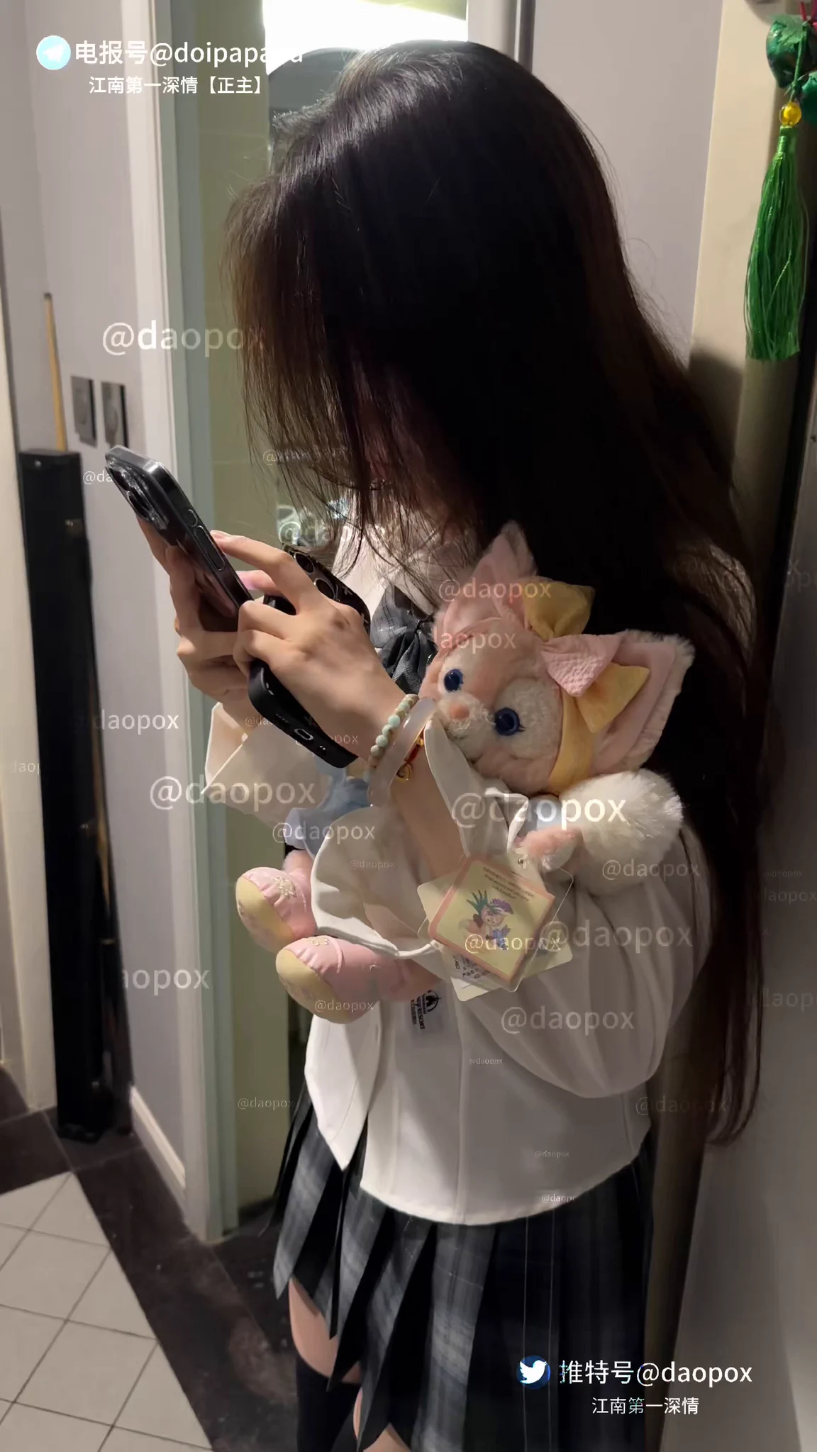极品！00后  165 80斤  好白  好细的腿腿

好嫩的妹妹 好紧的逼逼 好粉嫩嫩的乳头  

人活着就是做爱  加油！内射完把我的玲娜贝儿拿走了  呜呜 我哭死！血亏300块钱 我心爱的贝儿！

@ToBulma @ToBulaer @KawasawaSen @BulmaList https://t.co/nQBONa0KZh