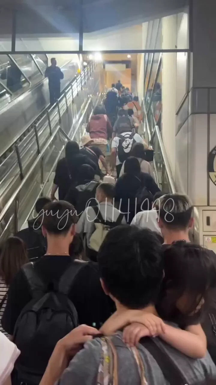 每次來左營高鐵站
都覺得比桃園機場更像機場
有誰跟我有一樣的錯覺？ https://t.co/nGdQhMz8MY