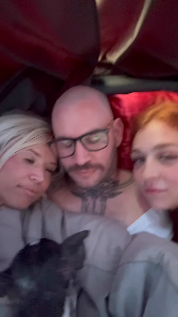 Please take off our clothes @ContentCandyTv @Kittjones33 https://t.co/7yvetMEB18