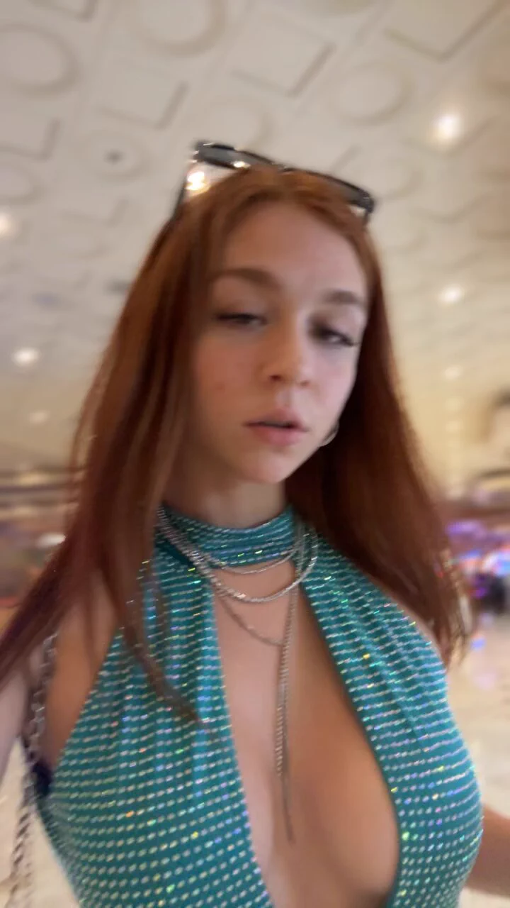 Who's dick am I gonna suck today? 🤪💦 https://t.co/azD1VYjasi