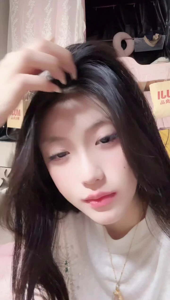 这小妹奶头挺黑啊 衣服根本挡不住 https://t.co/E2M3VFsY1B