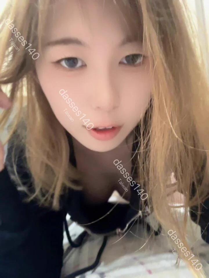 在家擼貓好快樂..
這天氣出門的人真的是勇者耶！
本來想去逛街..熱到放棄了😂😂😂 https://t.co/tbUQP3H5qH