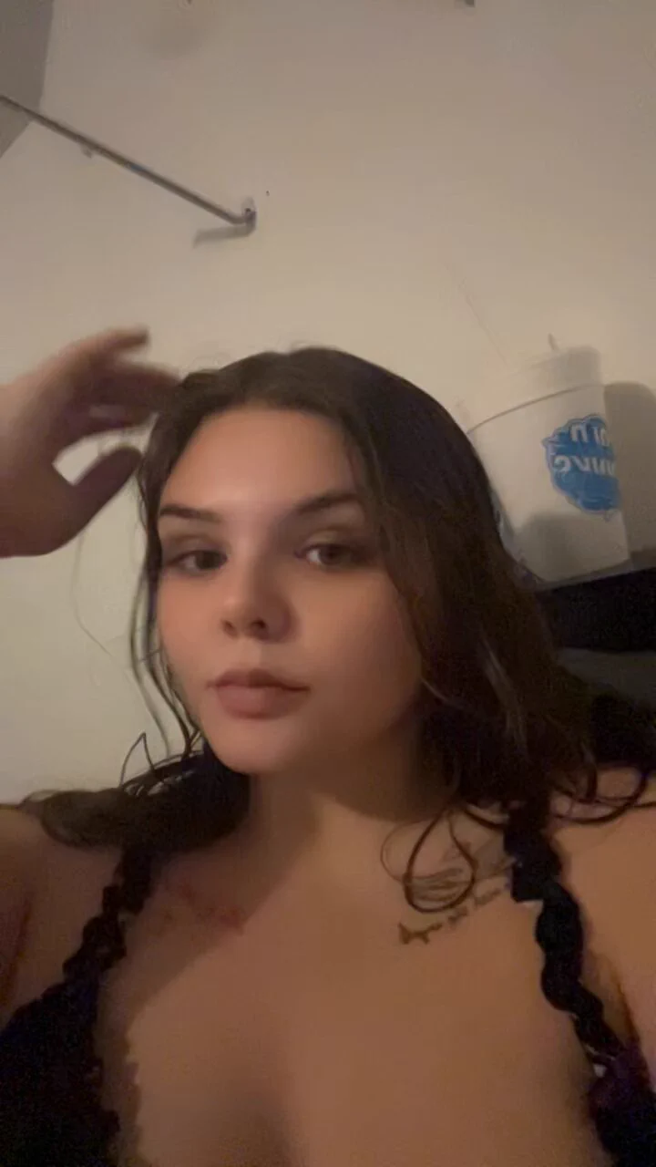 The face vs the pussy 😋💦 https://t.co/4ln3YjljIr