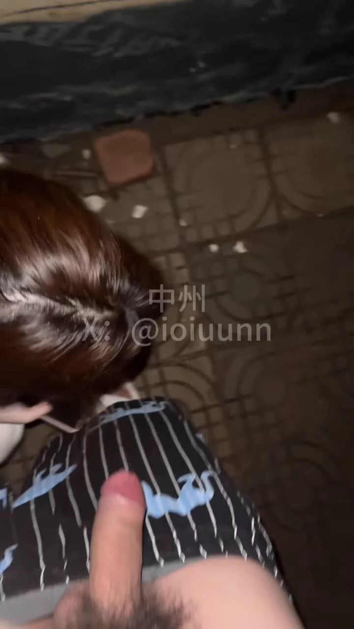 #15号女主

985大学生  真的是看不出来的反差

家里乖乖女 

实际上就是做我的母狗玩物

把他喊出来先试试 第二次天台见面

直接蹲下来户外口交 

家里人都不知道自己女儿在外面是条母狗骚货

@ToBulma
@ToBulaer
@KawasawaSen
@BulmaList https://t.co/0aPFok3Q9I