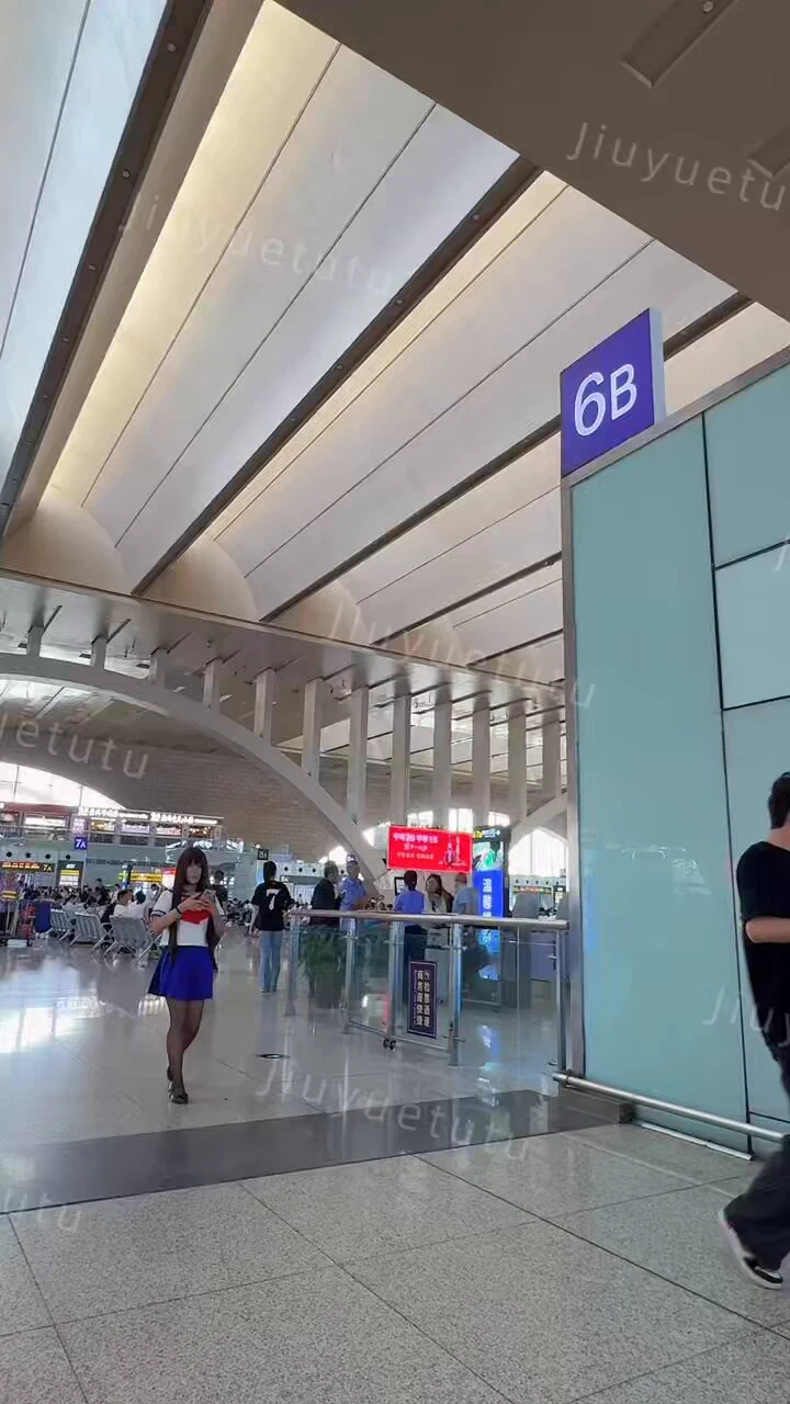 高铁候车中，棉袜更吸汗吧？毕竟穿了三天，
你敢凑过来吗？

上海，杭州开启预约❤️
@Xiaoxiaofoer 
@Toukayuan
@MitsumeDoji

 #龟头责 #丝袜责  #边控 #寸止 #强制 #榨精 #足交 #恋足 #足射 #黑丝 #上海 https://t.co/Y8hKVMyQel