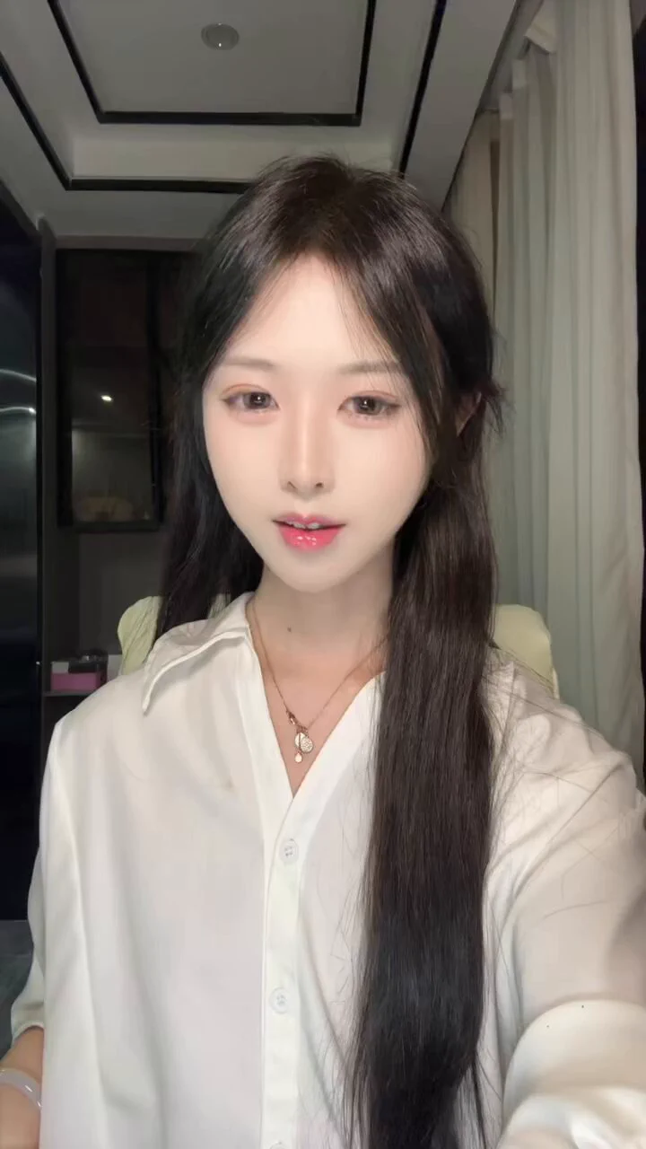 清纯风举牌认证男娘，168cm/45kg，23岁，目前还只接受半绿，也就是口和手，400次，人在成都，自己有地方，真是一张绝美的脸，期待各位的开发 https://t.co/1wmIaGbykM
