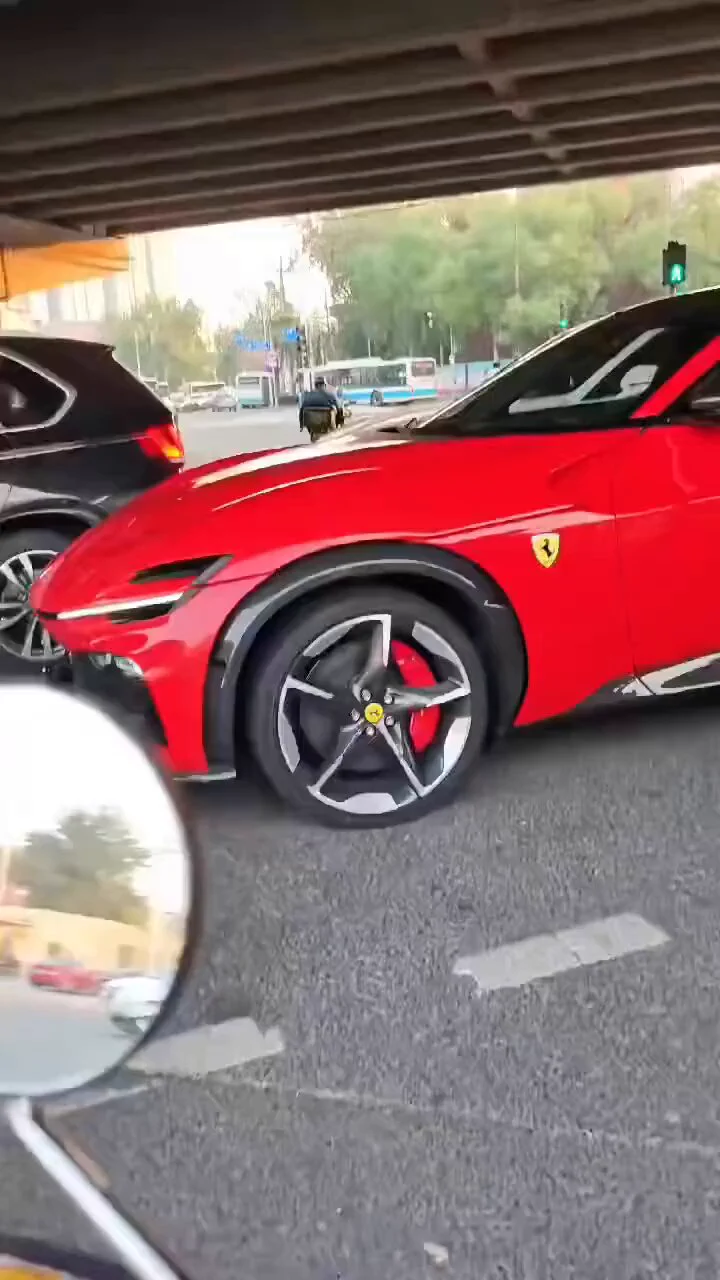 见过雷军的法拉利么????????? 

这就是贩毒的人不会自己吸毒的 https://t.co/ghroKZX52N