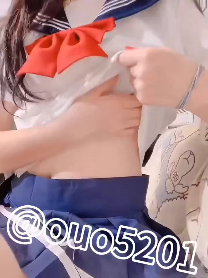 弟弟知道我很喜欢jk特意给我买的好喜欢呀，弟弟还引诱我去厕所里面，我一到厕所心里就莫名难受小学里的水水不断往外面流，好多啊好兴奋呀

投稿📮
@Xiaoxiaofoer 
@Toukayuan
@MitsumeDoji https://t.co/hPU7cpSfI1