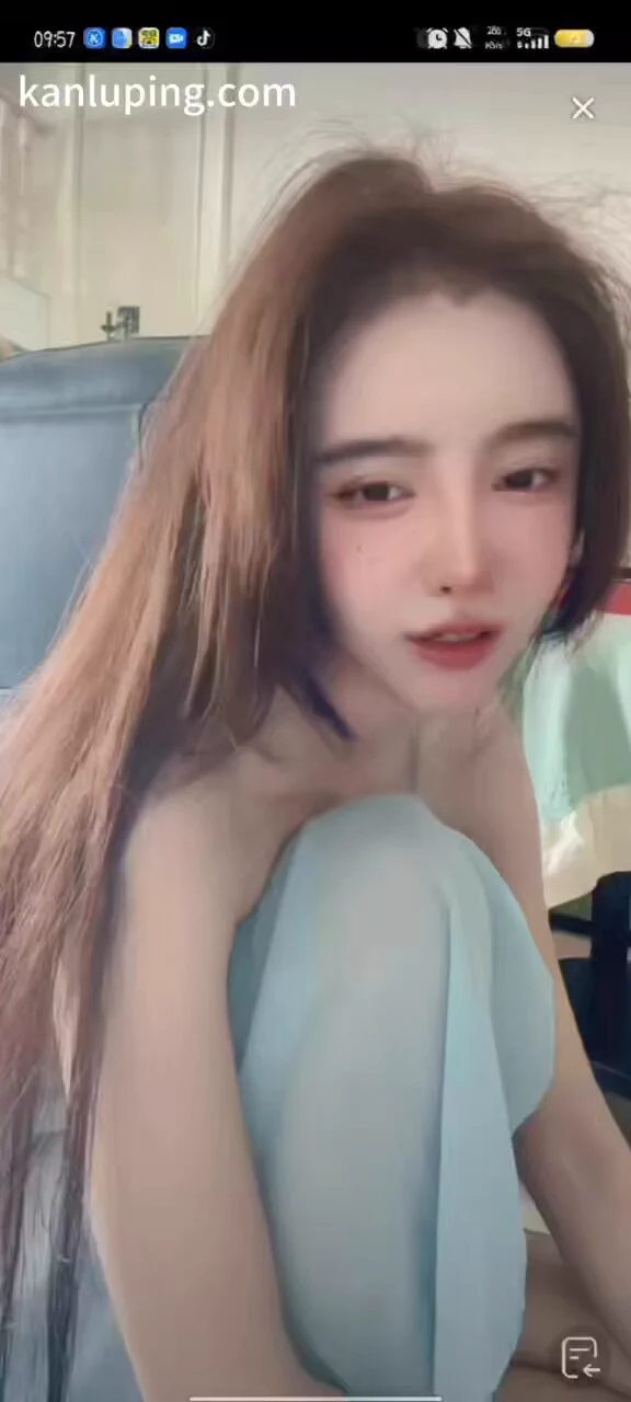 谁知道id啊 这个极品美女走光啊 https://t.co/Ku0BWLi7Me