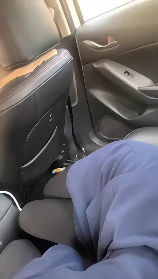 这客户的老婆拿他的钱去养小白脸，他发现了要离婚让对方把钱退回，我挺好奇他是不是那方面不行老婆才会做出这种事，所以验证了一下2分钟就缴械了…..奉劝广大网友平时要少打飞机对身体的影响太大了，还会有连锁反应老婆都受不了了🤦‍♀️有没有能把自己老婆喂饱还有余粮的粉丝呀？ https://t.co/wv77vxHiWM