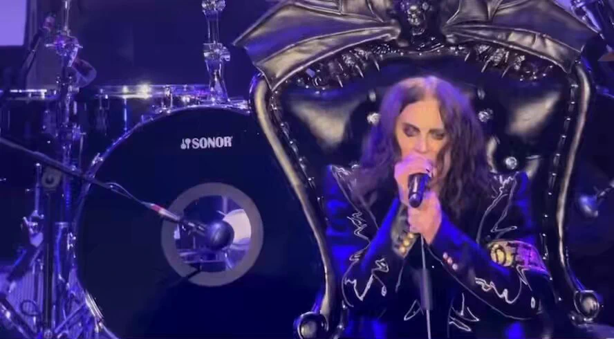 Ozzy Osbourne gives us this beautiful moment 💔
 https://t.co/KK8SIRHET5