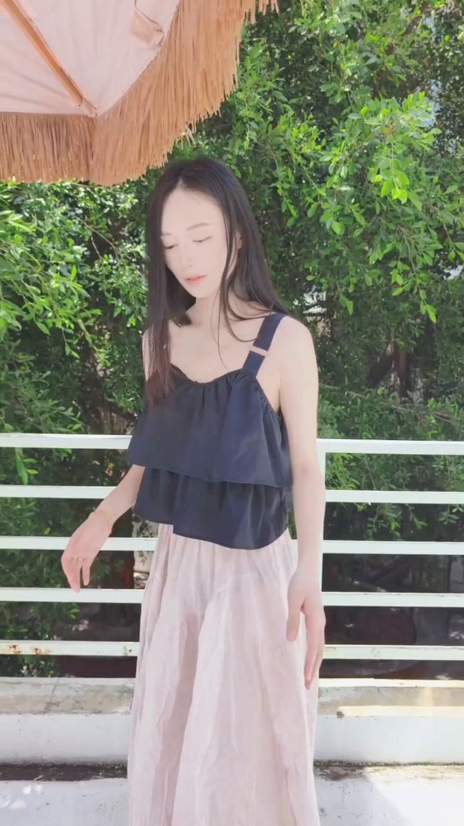 胸前镂空，够大够方便😘😍👍
可可明天来咯👇👇👇
https://t.co/vjh7DuUR8R https://t.co/O91HDp5g42