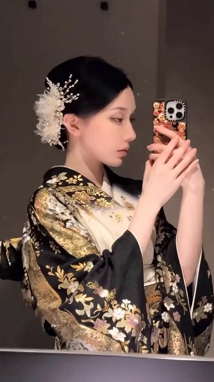 上海 W

175D 21岁
沪上精品一枚
行走芭比 行走荷尔蒙 
丝滑小蛮腰 纤细小鸟腿
惊艳颜值 回头率百分百💯
雪白肌❄️ 马甲线 蜜桃🍑臀
————————————
新鲜出炉，米其林大厨推荐～

➡️群： https://t.co/FYYg70BLws https://t.co/VYTujp2kYX