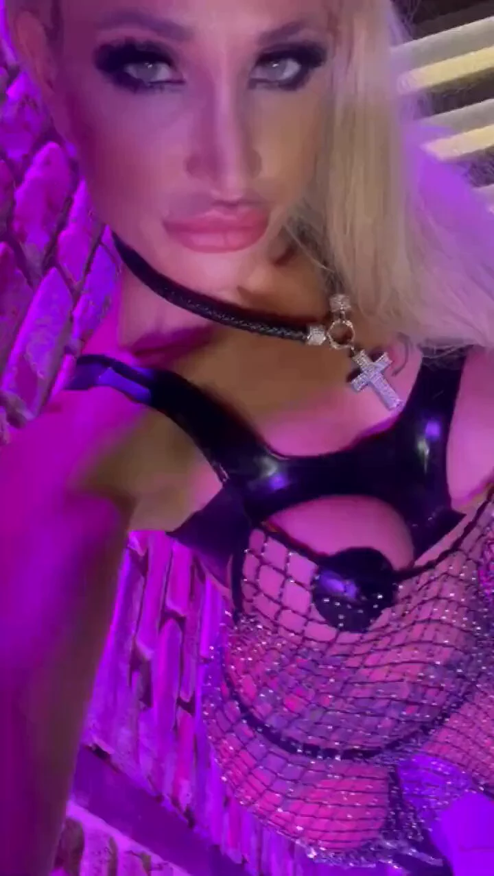 Monday motivation, serve the phenomenal @caleatoxic now!

Give your life purpose and allow this powerful Goddess to become your newest addiction 😈😈😈😈 https://t.co/YcQRJ8y3uQ
