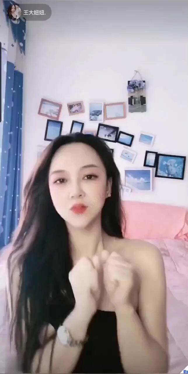 顾头不顾尾，还是真挺嫩的😍 https://t.co/X6gq1YgBDw