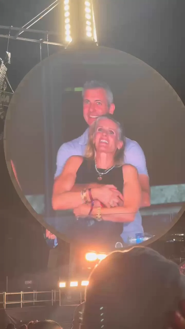 Coldplay accidentally exposed an alleged affair between Astronomer CEO Andy Byron and his colleague Kristin Cabot at one of their recent concerts. https://t.co/hsJHV2u5UM
