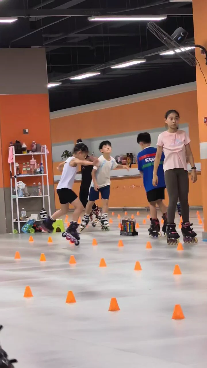 Little girl skating on one leg 😊
https://t.co/NZV8ORFlfR