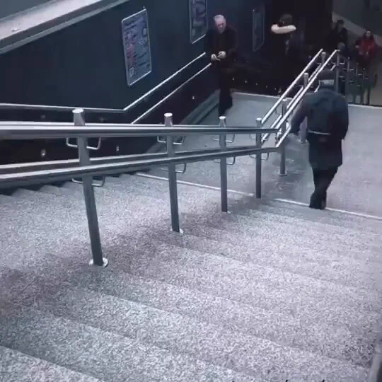 Dog having his own fun.. 😊 https://t.co/Zt3aGtDQdR
