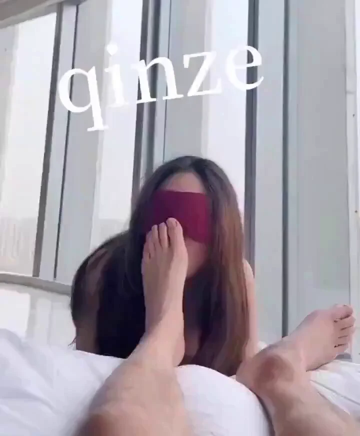 被驯化过的母狗会主动侍奉主人
作为主人的工具只能听从主人的命令行事
成为我的物品玩具  爱舔脚这是一种过程 一种状态
#扇脸 #母狗 #调教 #犬化 #舔脚 #羞辱 #开发 #反差 #侍奉 #犬奴 #驯化 

（点赞可获取完整版的视频链接    已放在下方的评论区） https://t.co/YluRif0rGB