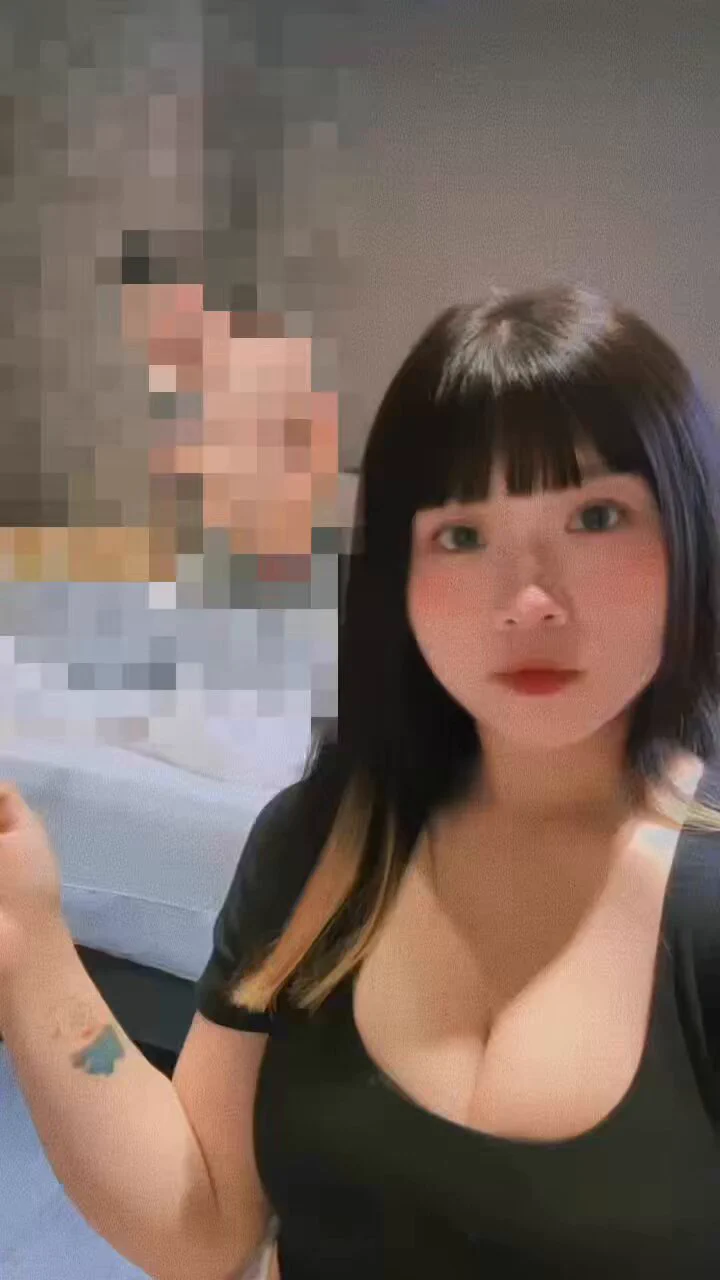 要聊天密我 我現在睡不著(╯﹏╰） https://t.co/3FQvp5ySBd