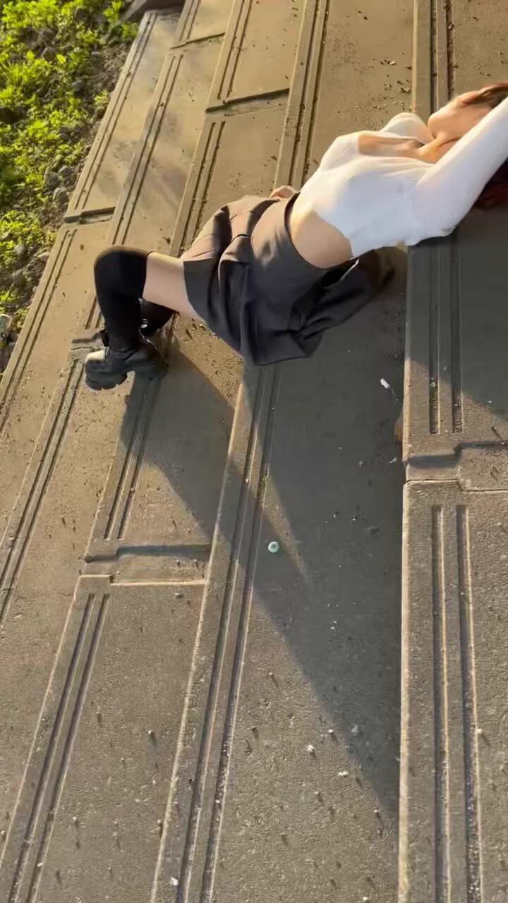 女が落ちてたら拾う？帰る？ https://t.co/RAMbdlYFYD