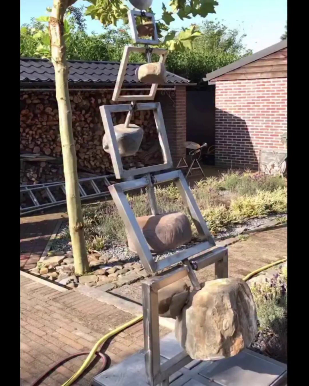 A kinetic sculpture, moving with wind but balanced by science.
https://t.co/QPOCAFz0L6