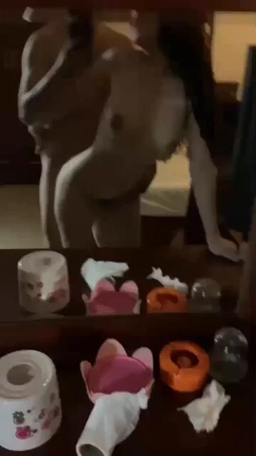 这才是大家喜欢看的对镜拍吧？ https://t.co/frvALd1WB1