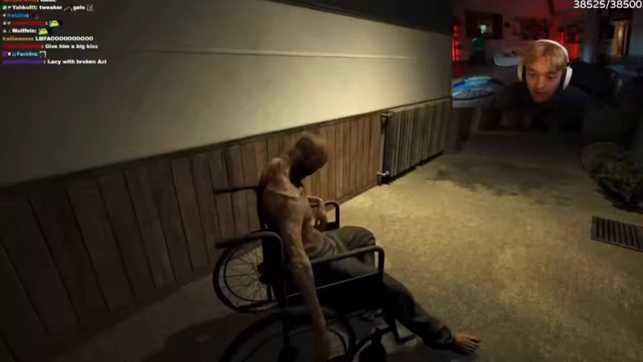 Jasontheween really got jumpscared by YourRAGE while playing Outlast on stream 😭 https://t.co/tNkG5CFb6W