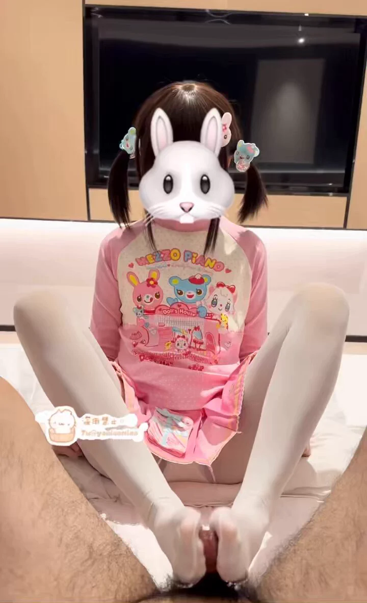 用力踩小狗的鸡鸡 脚趾挤压龟头 听小狗娇喘 最后忍不住射出弄脏可爱主人的白丝🙄

@Xiaoxiaofoer
@ToukaYuan
@MitsumeDoji https://t.co/LmEFOzJicG