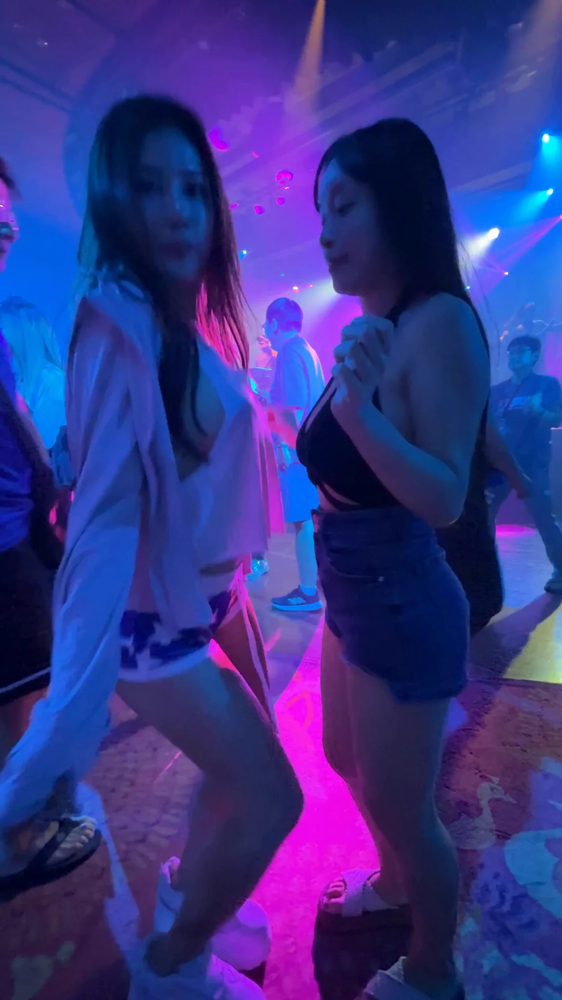 客串客串📢
與蘇暢一起在麗星郵輪雙飛體驗🛳️

成人觀光新玩法！郵輪雙飛三天兩夜到底可以做多少事情？大型狂歡主題派對【我是蘇暢SUCHANG】 https://t.co/HSmFKh1hLG 來自 @YouTube https://t.co/PegnXtyLAj