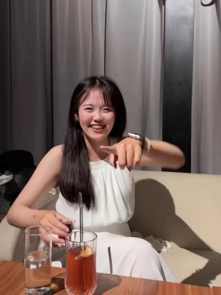 有誰不知道狗狗有小肉帳的…

狗狗就標記在自介裡面…

是在驚訝什麼啦🤣

分享一下 狗狗喝酒很阿薩力😆

前面喝了幾杯調酒 最後Shot盤六杯

喝完直接掛掉🤣

狗狗喝酒和沒喝酒之前 是兩個人🤣

喝完酒狗狗不社恐了😅 https://t.co/dUh5mqGLPw