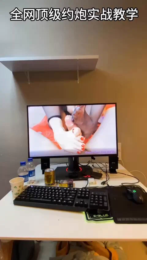 暑期大作战——
这才是假期该有的样子，在空调房看看电视，和妹子开心玩玩游戏！

咨询教学或观看更多学员精彩实战案例请关注👇
推特主号👉：@nange555
电报群✈️：https://t.co/YzNdXrmyof
🔥全网最高效约炮教学，导师一对一实战指导，包学会包约到🔥
#约炮教学 #实战反馈 #暑期大作战 #思维提升 #啪啪 https://t.co/uqbVsT0S49