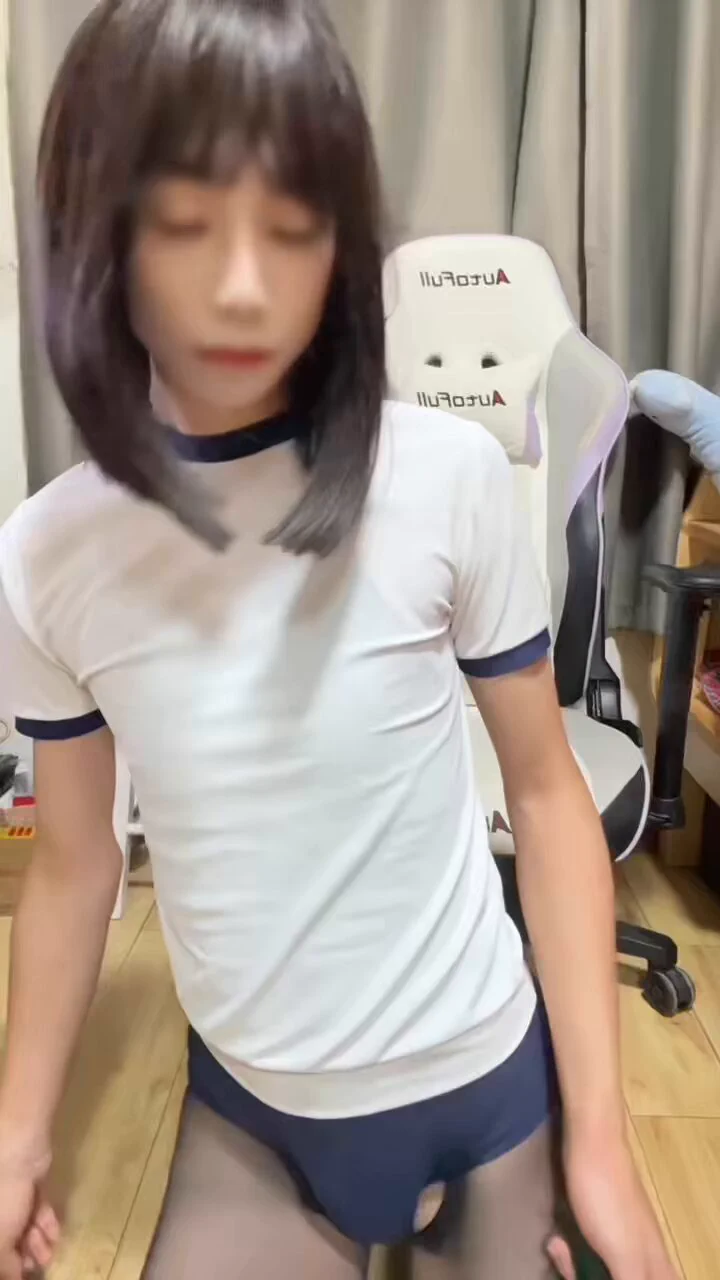 没活硬整，后面手里的手机没有放涩涩的，其实是在录视频(双视角而已)，不信你看😋
#伪娘 #男の娘ᅠ  #死库水 https://t.co/jNeIO9kKec