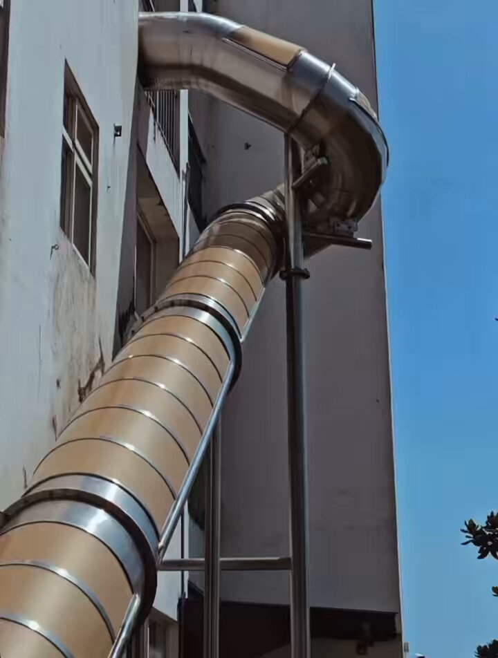 宜蘭人很喜歡蓋溜滑梯！！民宿好多光觀工廠都有 哥哥很期待結果玩一次嚇爛 https://t.co/UIcq2JbFj8