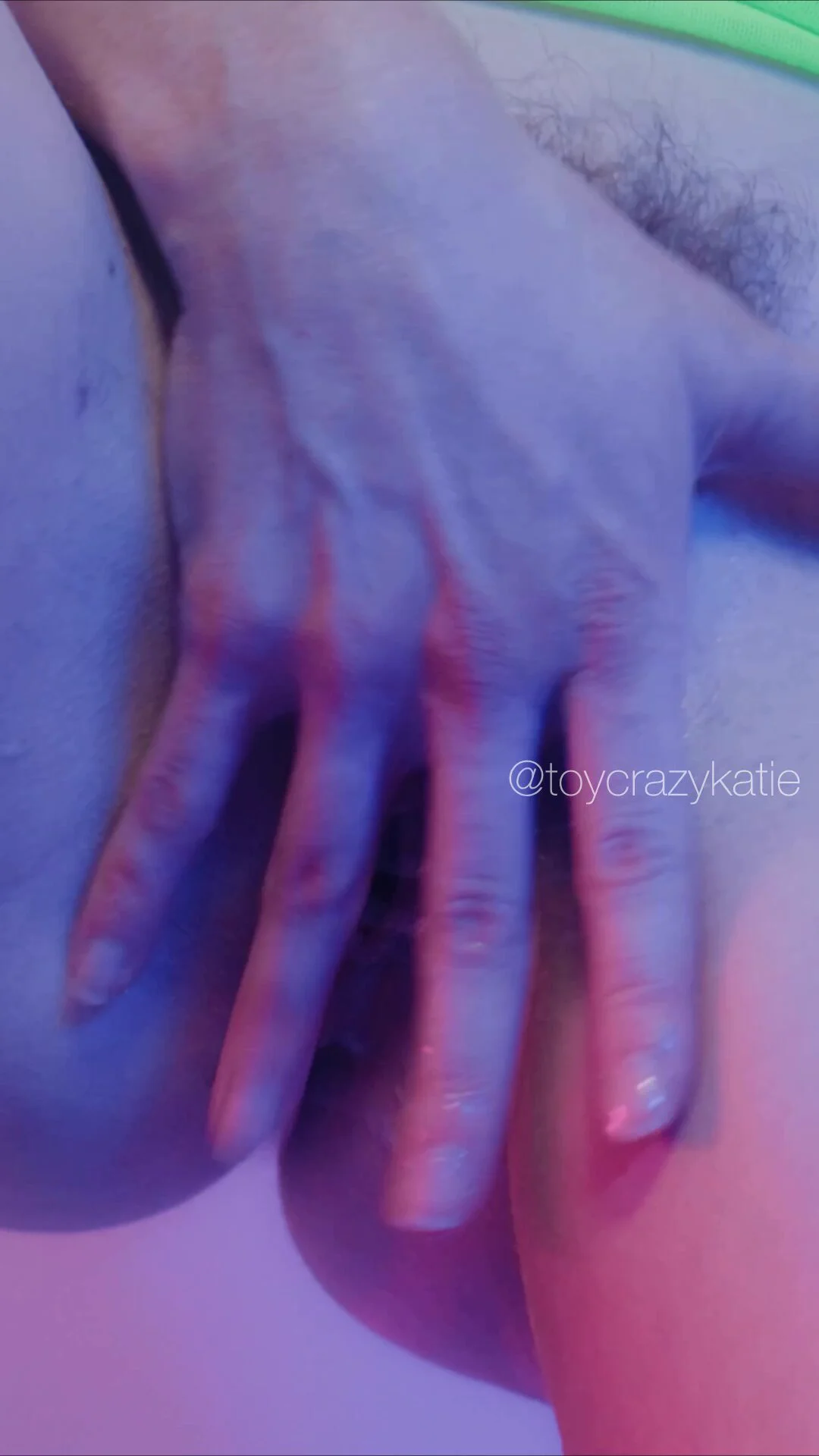 could you fit a fist in me? https://t.co/zgo0v8teBC