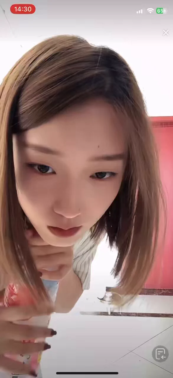 主播还狡辩不是葡萄，兄弟们说这是葡萄吗🤓 https://t.co/rBSbAMj4kH