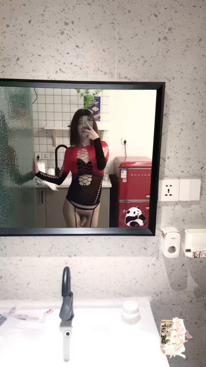 好硬 感觉好累 有种卖了血之后发现 前夫拿去救小三的无力感 https://t.co/vDRiKJx4dM