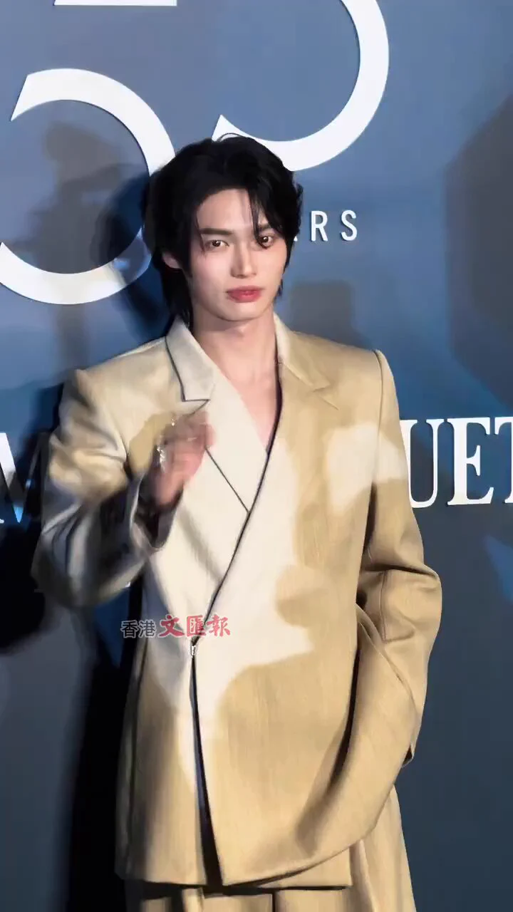 cr. 香港文匯報

#AudemarsPiguet 
#APHouseHK #AP150
#winmetawin https://t.co/L5d0flrMOs
