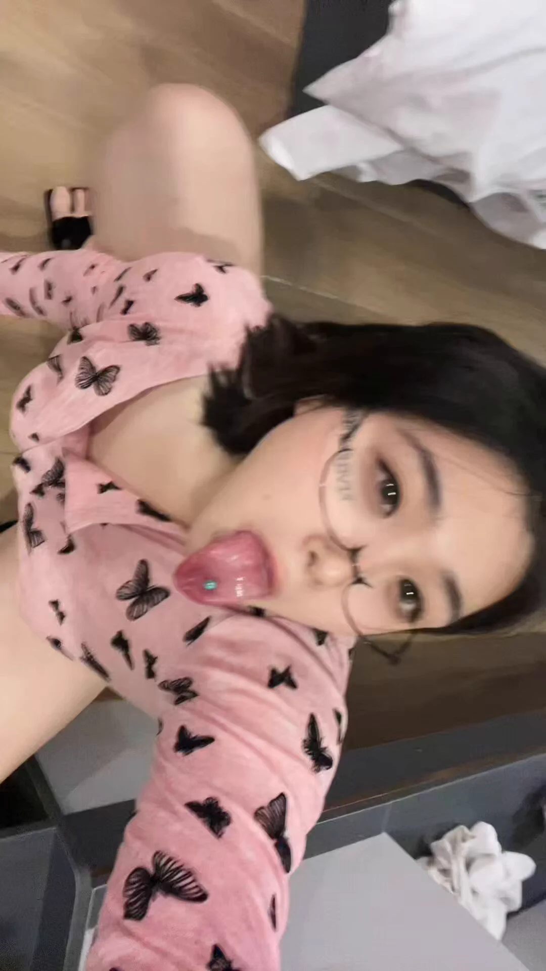 给你一个字形容我。 https://t.co/Z0BiD3g2DA