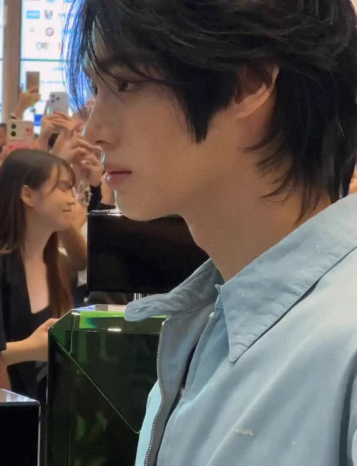Hi Win, welcome back!

這次見他感覺少年感加分。✨

cr. shiyeeeee

WIN BA PRADA PARADIGME
#PradaBeautyxWin
#PradaBeauty
#winmetawin https://t.co/TqQjJUWgW0